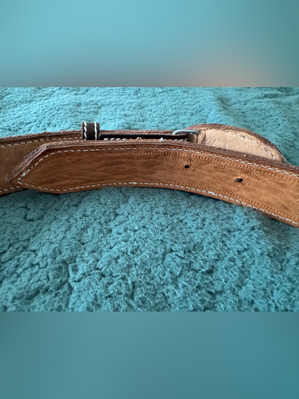 Vintage Handcrafted Western Leather Belt with Unique Cowhide Lip Buckle - Picture 4 of 5